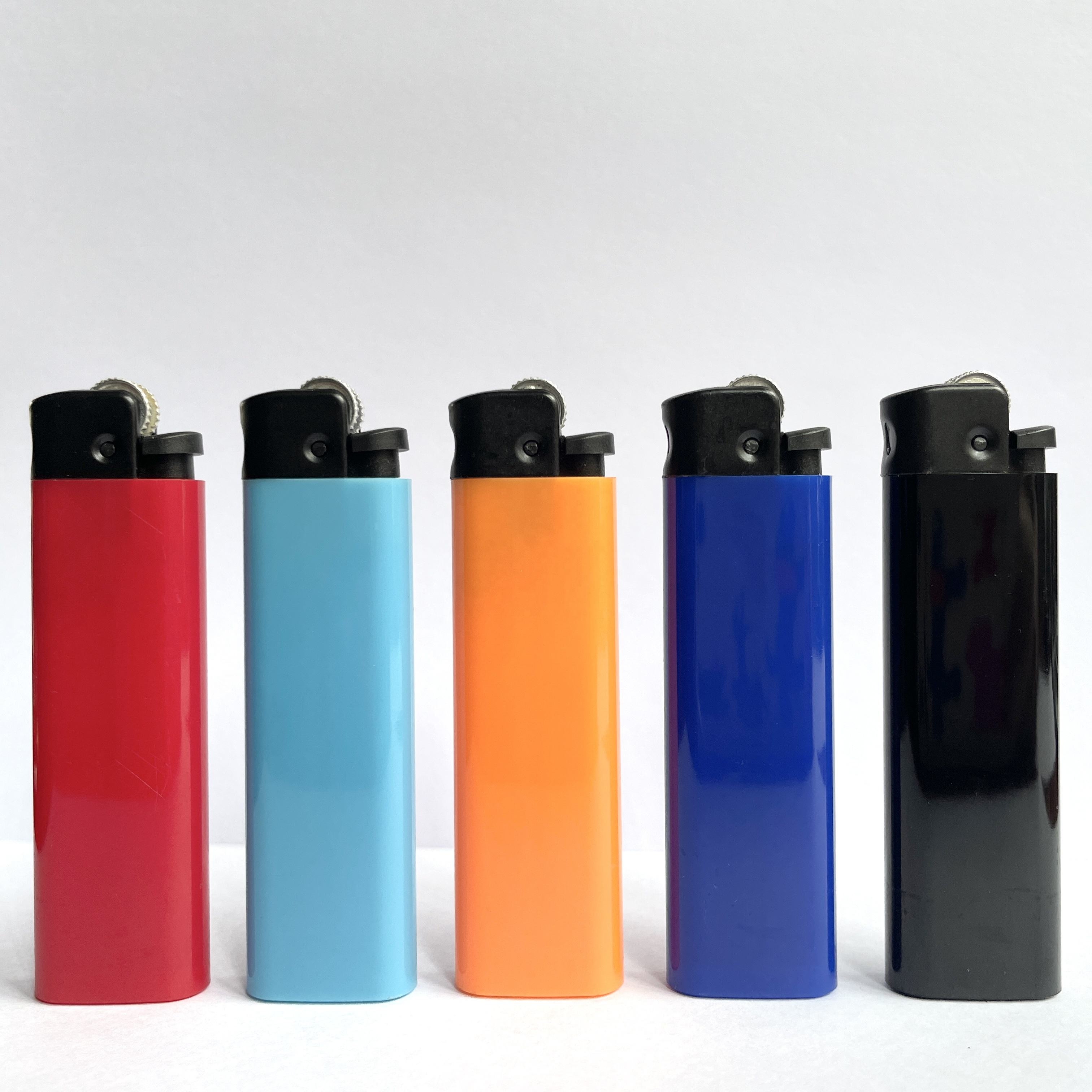 Factory Wholesales flame Smoking Lighters supplier Custom Plastic Disposable Lighter Cigarette Gas Flint Disposable sublimation